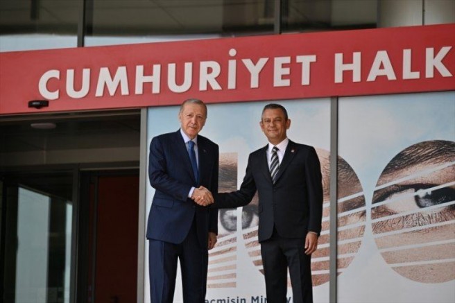 Cumhurbaşkanı Erdoğan'dan CHP'ye 18 yıl sonra ziyaret